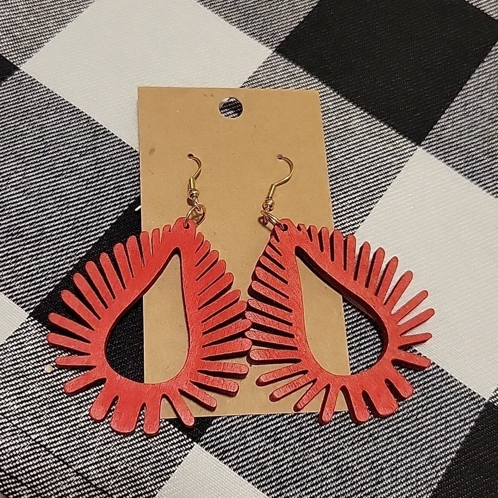 Handmade 3.25in red wooden cut out teardrop flare dangle earrings New